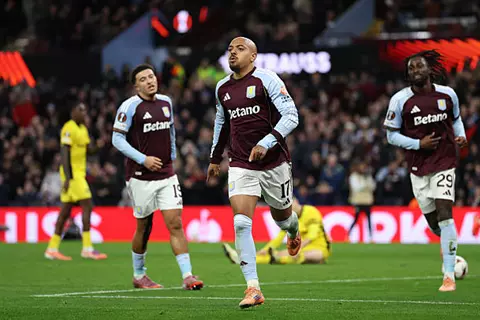 دقيقة بدقيقة.. أستون فيلا 2-0 يونج بويز.. تسديدة سانشو   